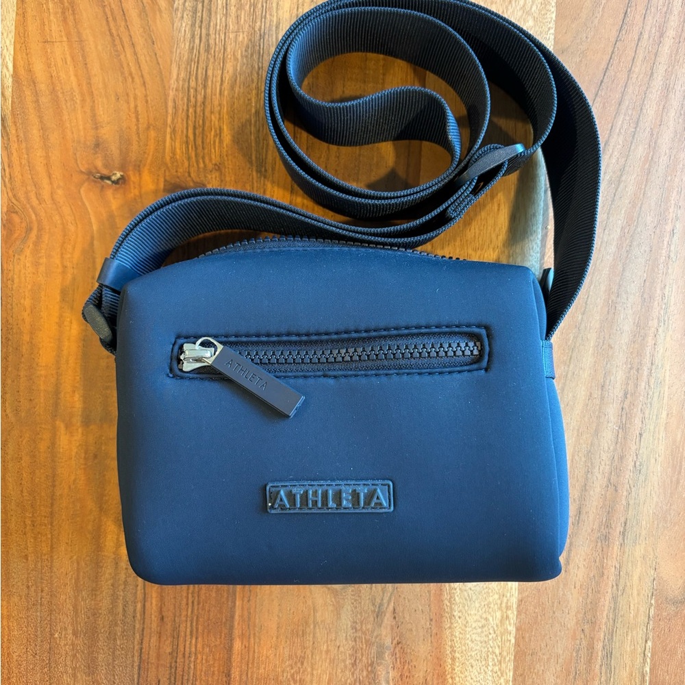 Athleta Diem Crossbody Bag Eclipse